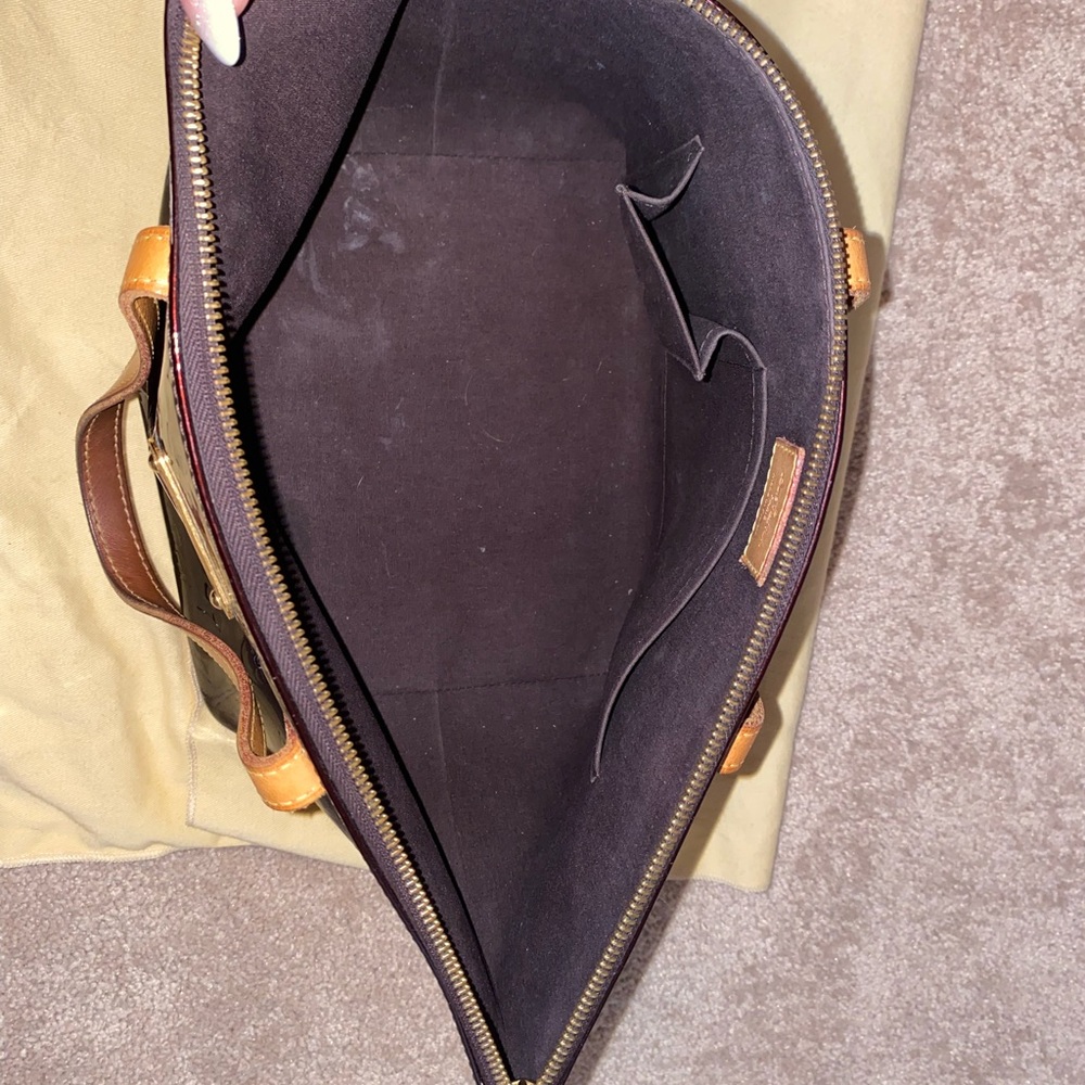 Louis Vuitton Bellevue PM armante - Picture 9 of 11